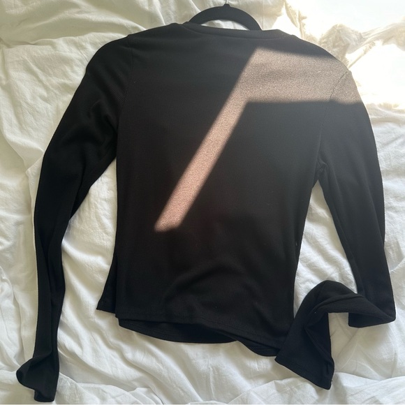 Aqua cut out black long sleeve size XS - Picture 2 of 3